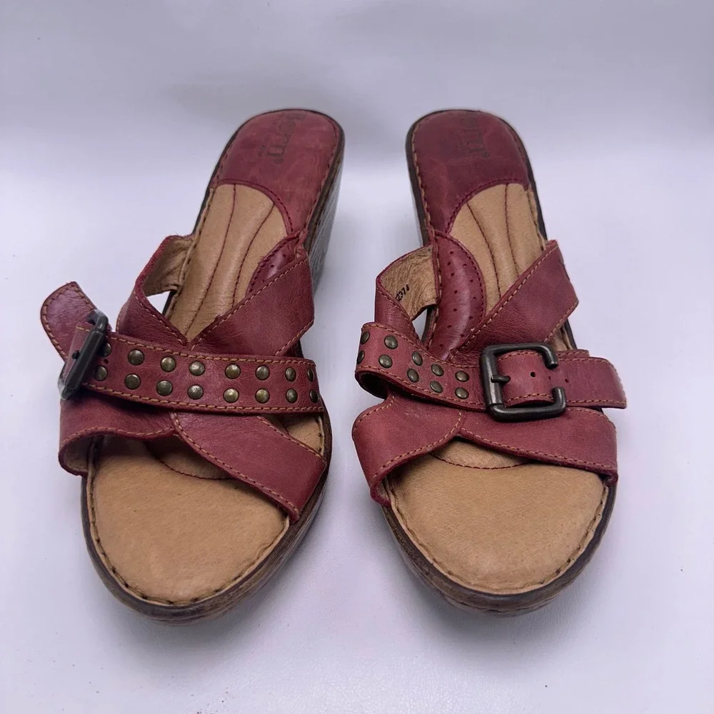 Born Womens Red Leather Studded Wedge Sandals Buckle Straps W52374 Size 11